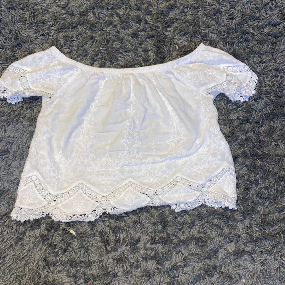 White off the shoulders shirt. full tilt by Tillys